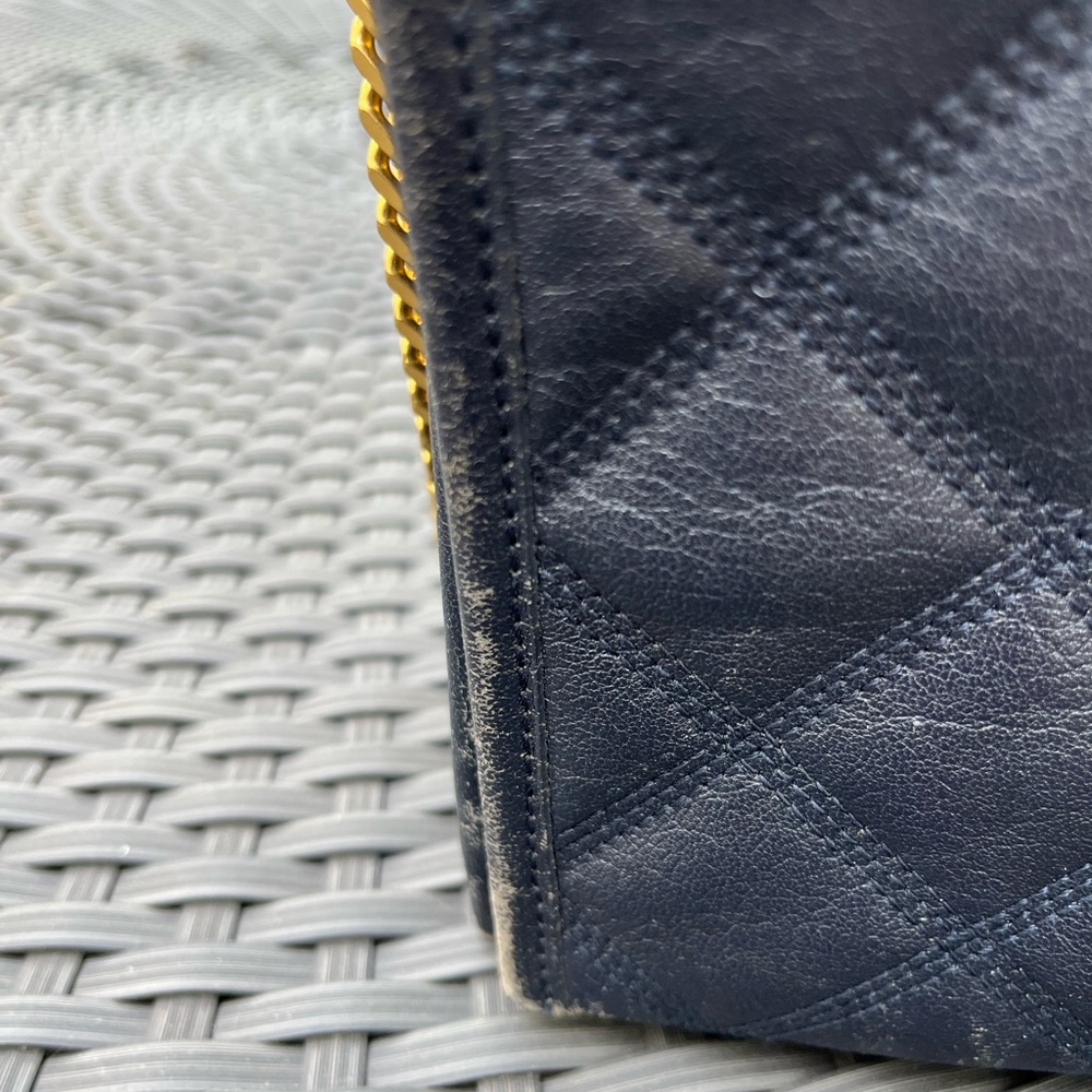 Saint Laurent  Quilted Leather Shoulder Bag in Navy with Gold YSL Logo - Picture 5 of 16